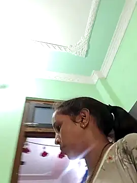 Hotty-Nidhi online show from 11/06/25, 04:38