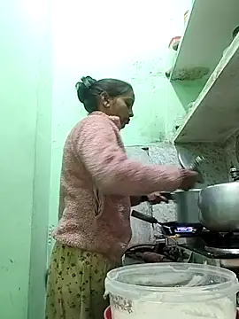 Hotty-Nidhi online show from 11/23/25, 04:06