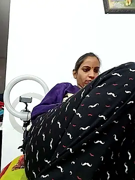 Hotty-Nidhi online show from 01/13/26, 03:38