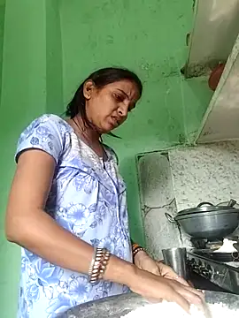 Hotty-Nidhi online show from 11/30/25, 06:14