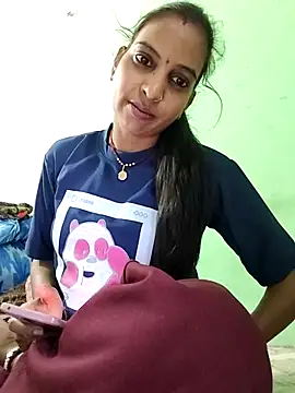 Hotty-Nidhi online show from 12/14/25, 11:05