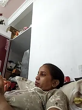 Hotty-Nidhi online show from 10/16/25, 06:27
