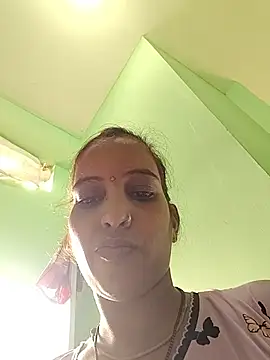 Hotty-Nidhi online show from 12/02/25, 06:26