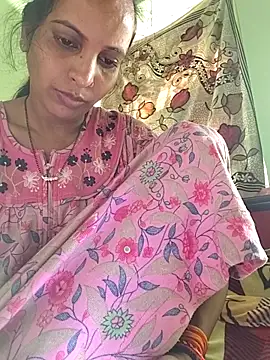 Hotty-Nidhi online show from 11/05/25, 02:36