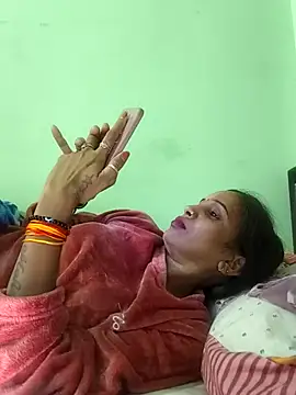 Hotty-Nidhi online show from 11/25/25, 03:56