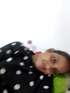 Hotty-Nidhi online show from 11/16/25, 04:50