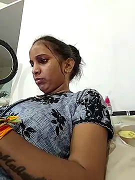 Hotty-Nidhi online show from 10/09/25, 03:40