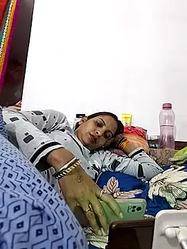 Hotty-Nidhi online show from 12/20/25, 04:21