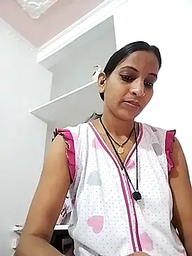 Hotty-Nidhi online show from 03/18/25, 03:02