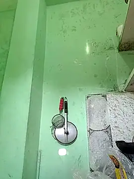 Hotty-Nidhi online show from 12/17/25, 05:12