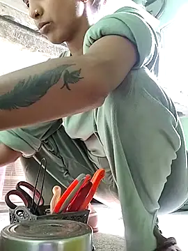 Hotty-Nidhi online show from 11/20/25, 05:30