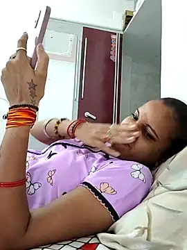 Hotty-Nidhi online show from 09/20/25, 05:18