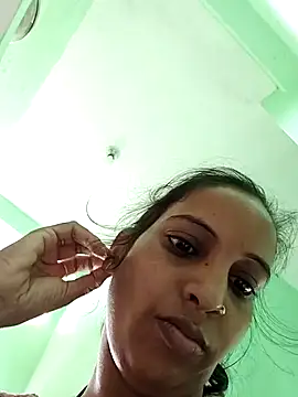 Hotty-Nidhi online show from 10/06/25, 02:57