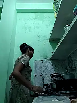 Hotty-Nidhi online show from 11/05/25, 04:32