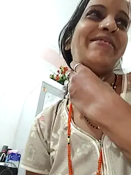 Hotty-Nidhi online show from 10/22/25, 04:45