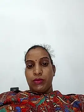 Hotty-Nidhi online show from 10/26/25, 04:07