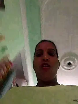 Hotty-Nidhi online show from 12/19/25, 02:48