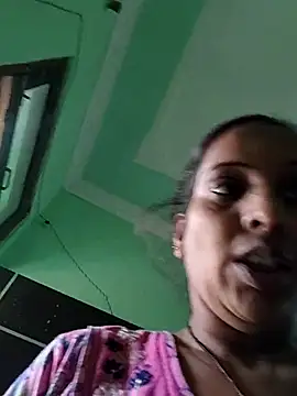 Hotty-Nidhi online show from 11/11/25, 03:34