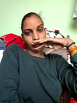 Hotty-Nidhi online show from 11/17/25, 06:28