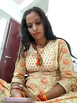 Hotty-Nidhi online show from 09/24/25, 05:14