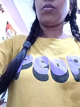 Hotty-Nidhi online show from 06/25/26, 03:37