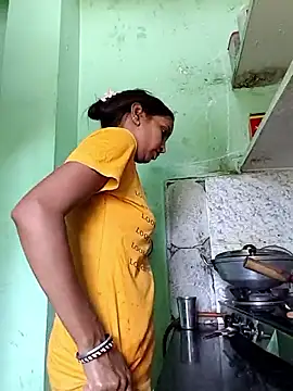 Hotty-Nidhi online show from 05/21/26, 04:54