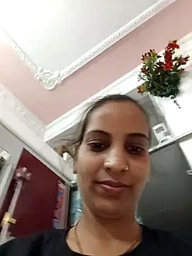Hotty-Nidhi online show from 05/31/26, 04:18