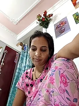 Hotty-Nidhi online show from 05/30/26, 06:42