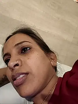 Hotty-Nidhi online show from 05/24/26, 06:19