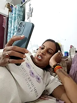 Hotty-Nidhi online show from 06/30/26, 09:09