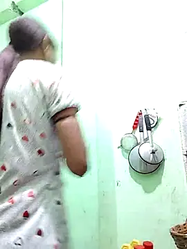 Hotty-Nidhi online show from 07/13/26, 03:00