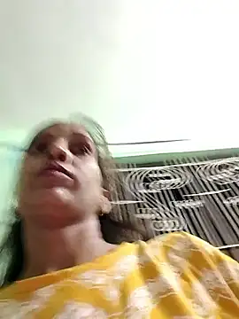 Hotty-Nidhi online show from 06/16/26, 04:29