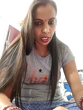 Hotty-Nidhi online show from 04/09/26, 06:25