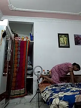 Hotty-Nidhi online show from 04/02/26, 04:19