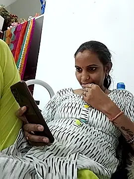 Hotty-Nidhi online show from 04/10/26, 08:54