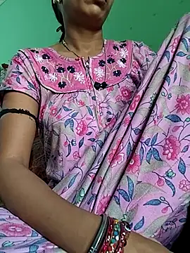 Hotty-Nidhi online show from 03/04/26, 03:03