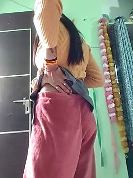 Hotty-Nidhi online show from 02/03/26, 06:40