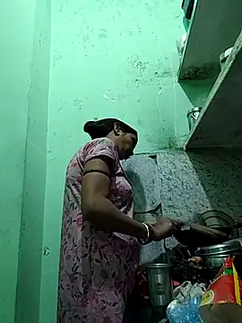 Hotty-Nidhi online show from 02/25/26, 03:45