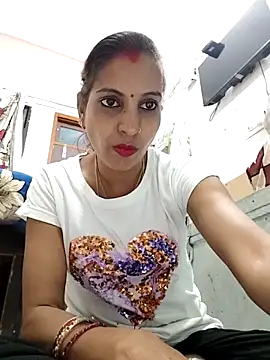 Hotty-Nidhi online show from 04/03/26, 05:41