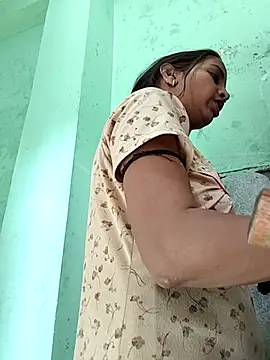 Hotty-Nidhi online show from 03/02/26, 05:08