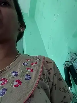 Hotty-Nidhi online show from 02/15/26, 02:56