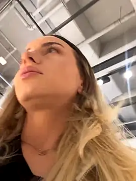 AlexisWhit online show from 10/26/25, 08:48