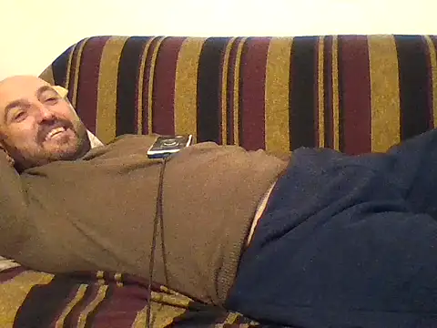 maxxxio12 online show from 03/18/25, 06:28