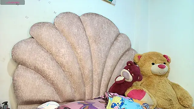 charlotte walker1 online show from 03/24/26, 12:10