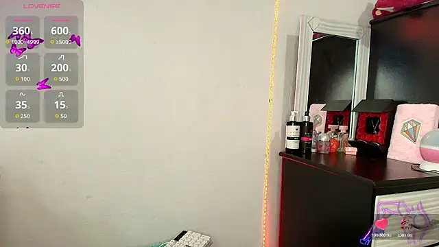 charlotte walker1 online show from 12/02/25, 10:22