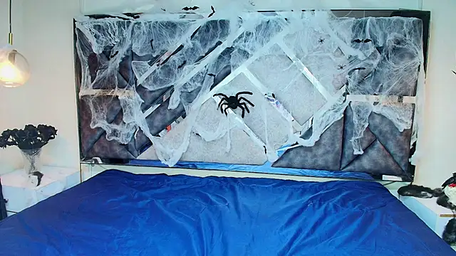 charlotte walker1 online show from 10/30/25, 06:12