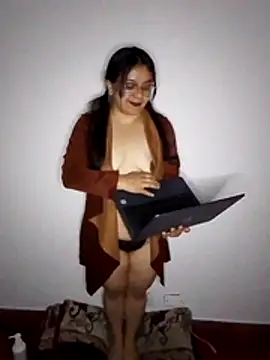 Snapshot of AnaHobson chatting on 10/18/25, 09:22 AnaHobson online show from 10/18/25, 09:22