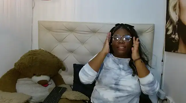 Snapshot of Zoe_ebony74 chatting on 03/21/25, 07:24 Zoe ebony74 online show from 03/21/25, 07:24