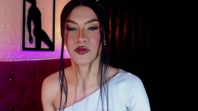 agatha rodriguez online show from 04/18/26, 01:46