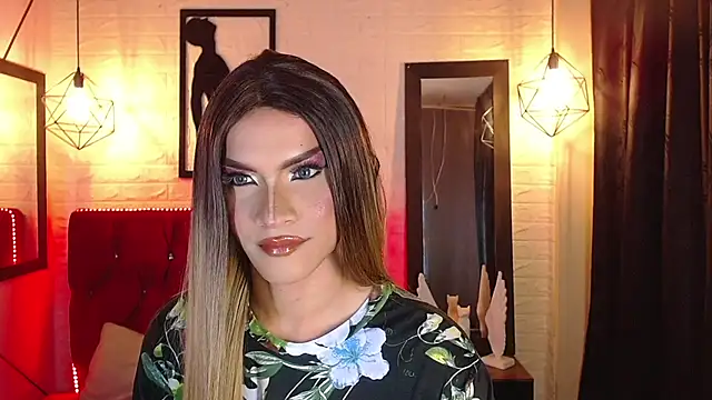 agatha rodriguez online show from 12/05/25, 02:15